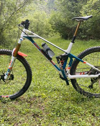 Mondraker superfoxy r fox