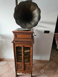 Grammofono con punte Pathè completo di mobile