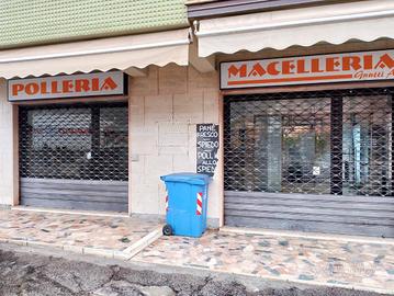 NEGOZIO A SAREZZO