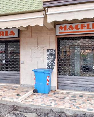 NEGOZIO A SAREZZO