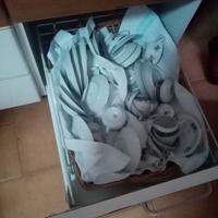 Svuota credenza – lotto porcellana tazze, piatti,