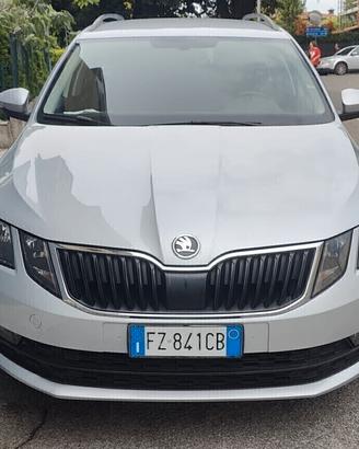 Skoda Octavia 1.5 DSG Wagon Ambition G-Tec