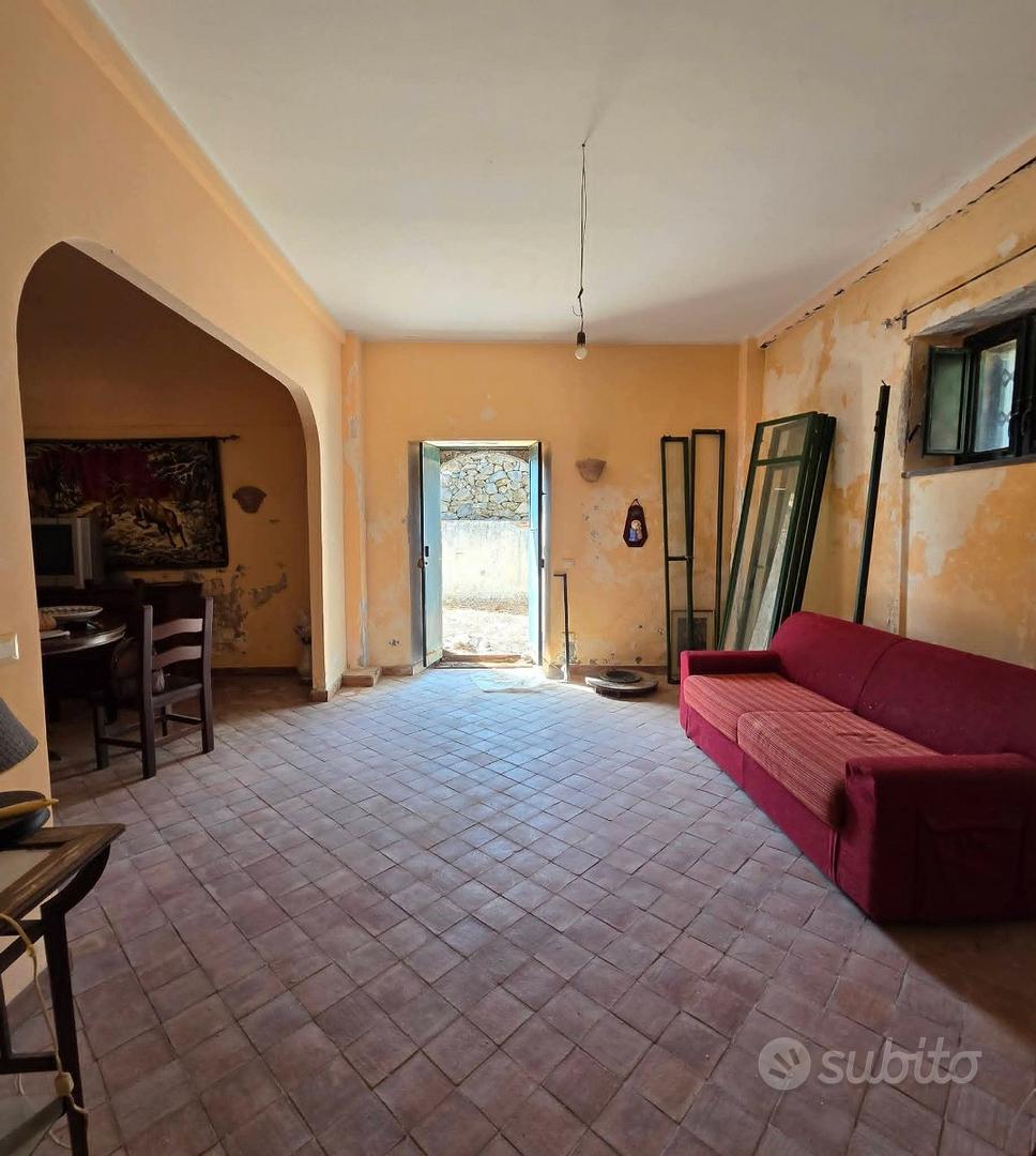 Rustico e palmento con terreno a Piedimonte Etneo - Vista 3