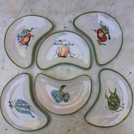 Gruppo di sei vassoi ceramica decorata vintage