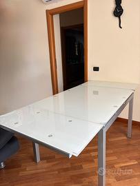Tavolo in vetro temperato allungabile 120/200x90cm