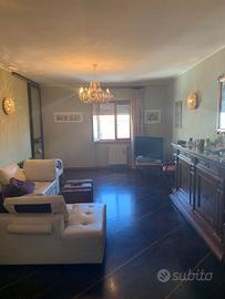 Appartamento di 250 m² con più di 5 locali a Tusca