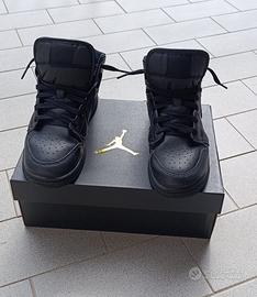 Jordan 1 MID Total Black