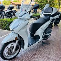 HONDA SH 350 PASSAGGIO GARANZIA TAGLIANDO INCLUS