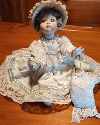 bambola veneziana in porcellana da collezione