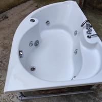 Vasca da bagno idromassaggio angolare