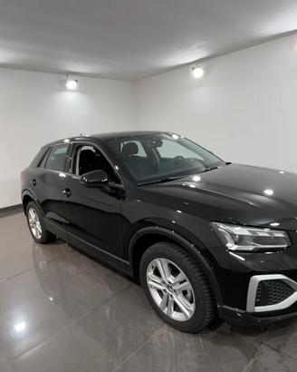 Audi Q2 40 TFSI quattro S tronic Business