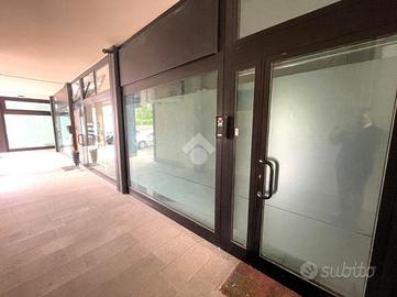 NEGOZIO A PONZANO VENETO