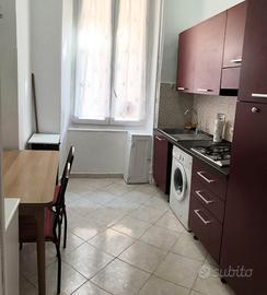 Centro per due colleghi trasfertisti accessoriato