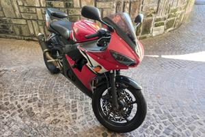 Yamaha YZF R6 - 2004 + motore, carene e ricambi