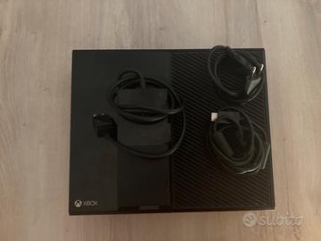 Console: Xbox One 1540 (Pulita internamente)