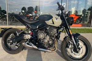 TRIUMPH Trident 660 Stone Gray