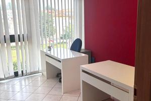 Stanza privata in ufficio coworking