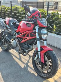 Ducati Monster 796