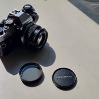 Olympus OM 10 con altri 2 obiettivi