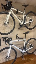 Coppia Specialized Diverge gravel alluminio