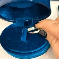 anello trilogy recarlo oro e diamanti