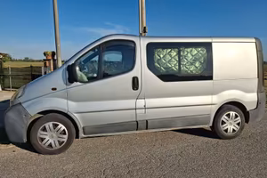 Opel Vivaro 1.9 cdi diesel-3 usi in 1-camperizzato