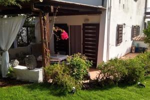 A 150 mt dal mare con patio e giardino privato