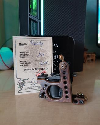 Attrezzatura Tatuaggio, macchinette e accessori