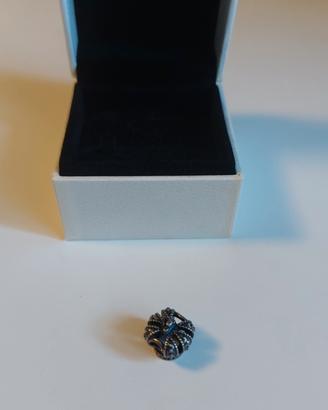 ciondolo pandora corona