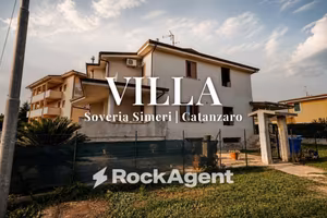 Villa di 217 m² con più di 5 locali e box auto a S
