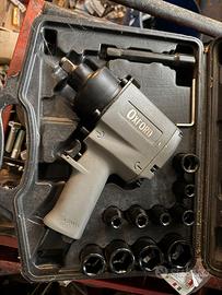 Avvitatore ad aria con accessori