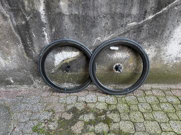 Ruote artigianali in carbonio per copertoncini