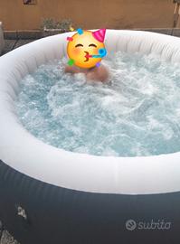 piscina gonfiabile idromassaggio