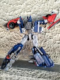 Transformer Optimus prime.