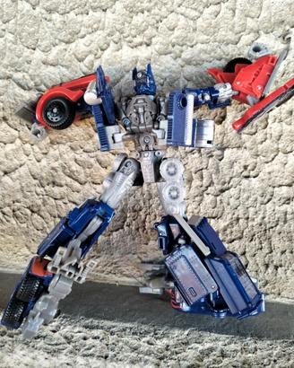 Transformer Optimus prime.