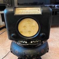 Radio in bachelite Bush