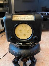 Radio in bachelite Bush