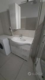 mobile bagno con lavabo e specchio con luce led 