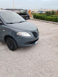 Lancia Ypsilon 0.9 TwinAir 85 CV 5 porte Metano Ec