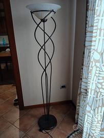 LAMPADE DA TERRA IN FERRO BATTUTO