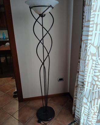 LAMPADE DA TERRA IN FERRO BATTUTO
