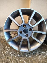 Cerchi in lega da 16" 