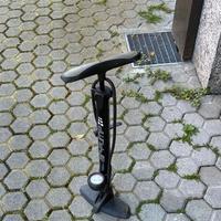 pompa per bicicletta