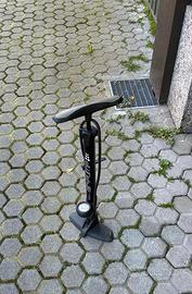 pompa per bicicletta