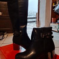 Stivali alti al ginocchio con tacco