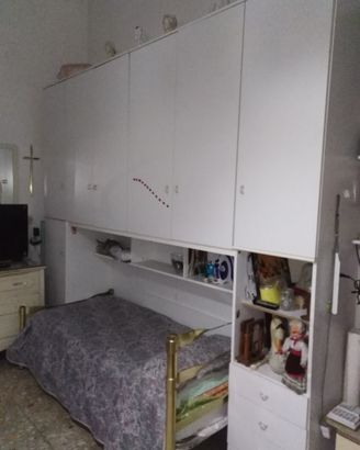 Cameretta Colore bianco senza il letto