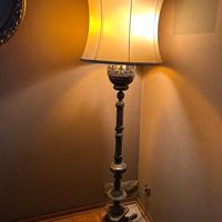 Antica Lampada da Terra / Piantana 