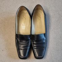 Scarpe tipo mocassino in pelle blu, numero 40