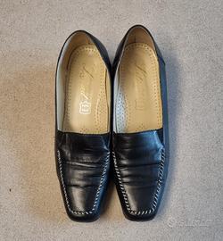 Scarpe tipo mocassino in pelle blu, numero 40