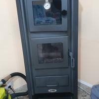 stufa a legna 13 kw con forno e 7 metri di tubo...